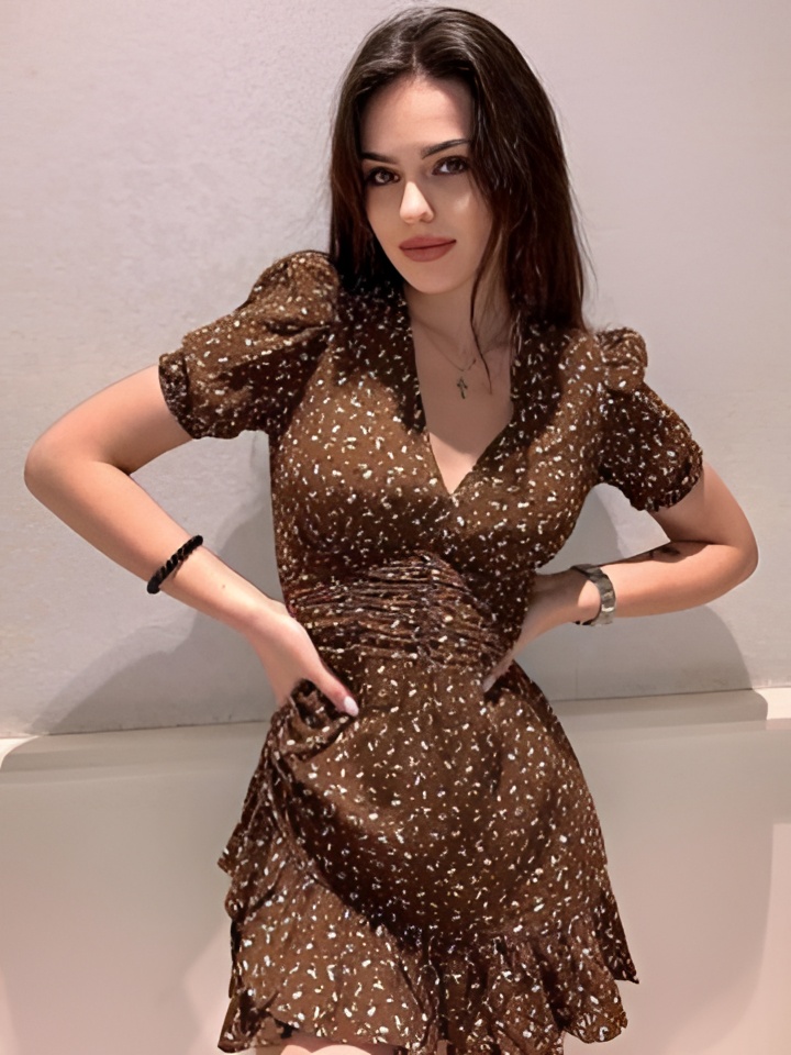 Илона привлекальеная девушка из Саратова цена от 2000 руб