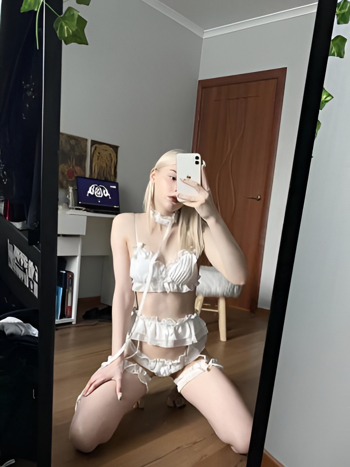 Мальвина привлекальеная девушка из Саратова цена от 4000 руб