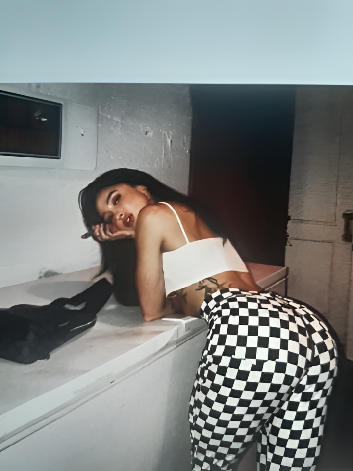 Снежана привлекальеная девушка из Саратова цена от 10000 руб