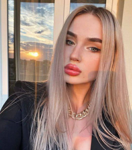 Эмилия привлекальеная девушка из Саратова цена от 4000 руб