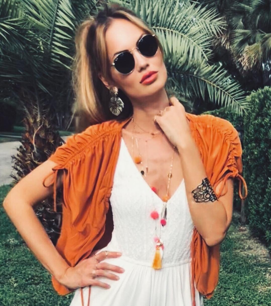 Ольга привлекальеная девушка из Саратова цена от 3000 руб