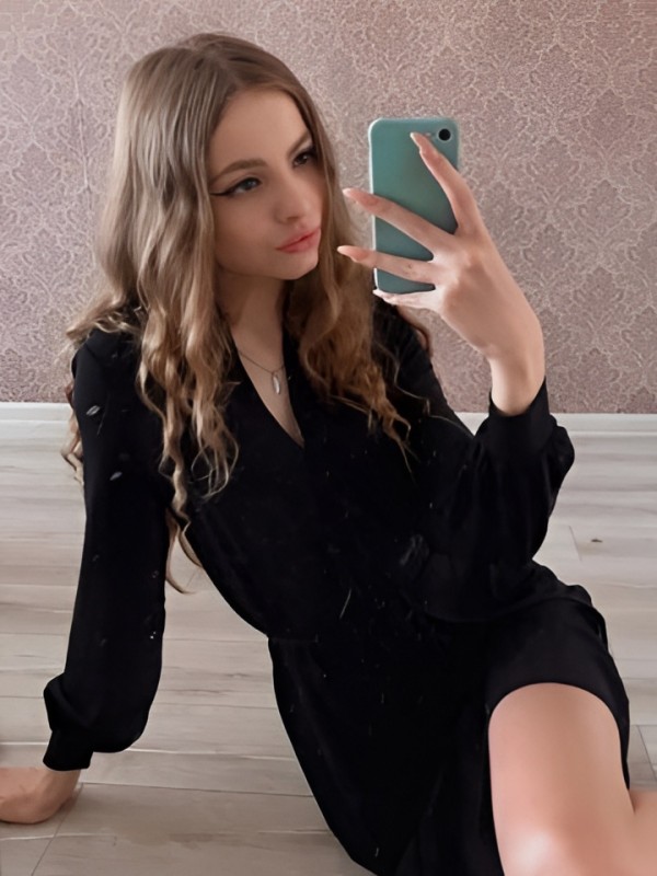 Ксения привлекательная девушка из Саратова цена от 3000 руб