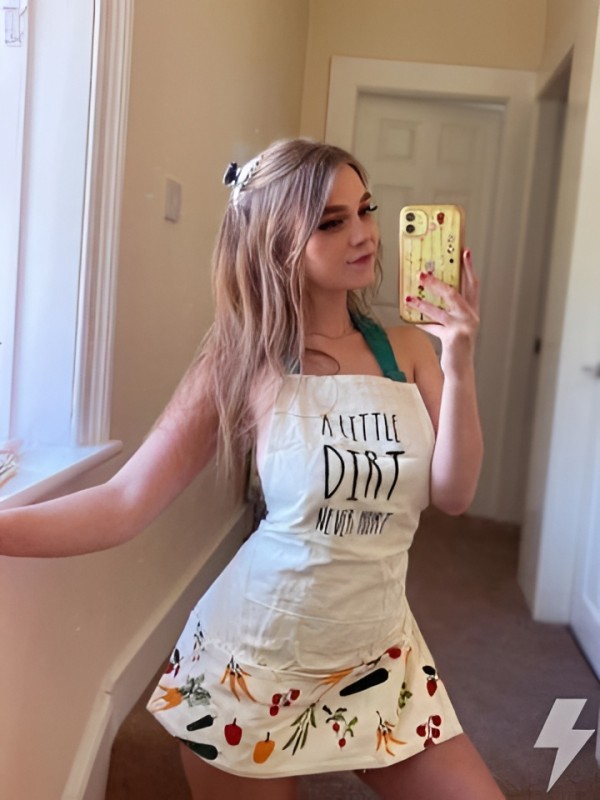 Татьяна привлекательная девушка из Саратова цена от 10000 руб