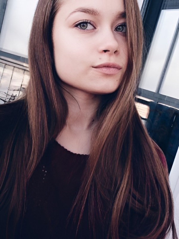 Ульяна привлекательная девушка из Саратова цена от 10000 руб