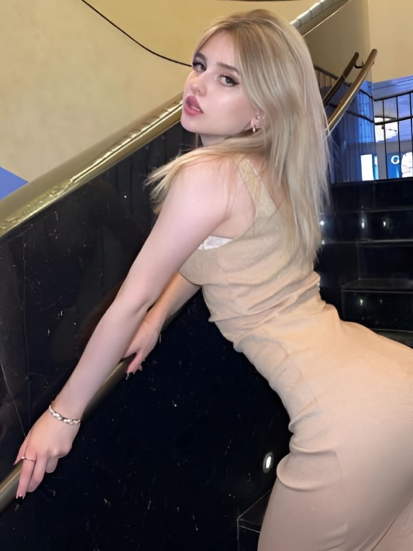 Василиса привлекательная девушка из Саратова цена от 4000 руб