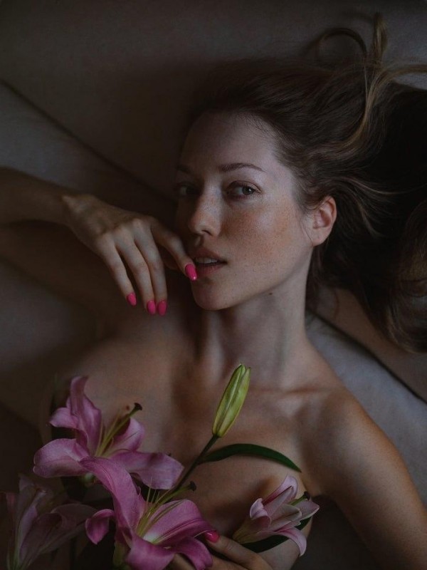 Виола привлекательная девушка из Саратова цена от 6000 руб